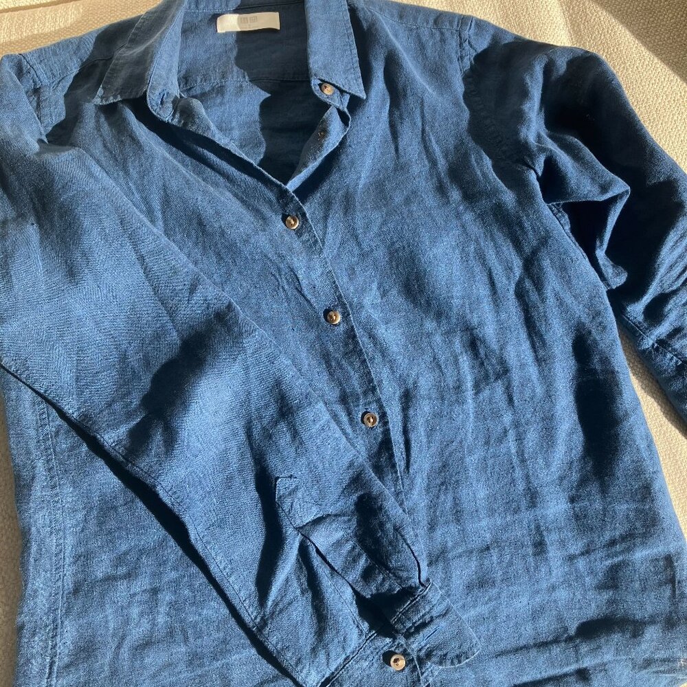 Uniqlo 100% Linen Button Down